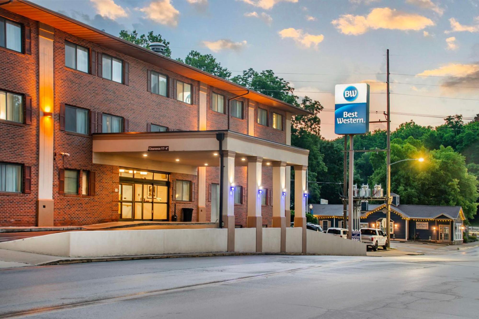 Best Western On The River Ханибал Екстериор снимка