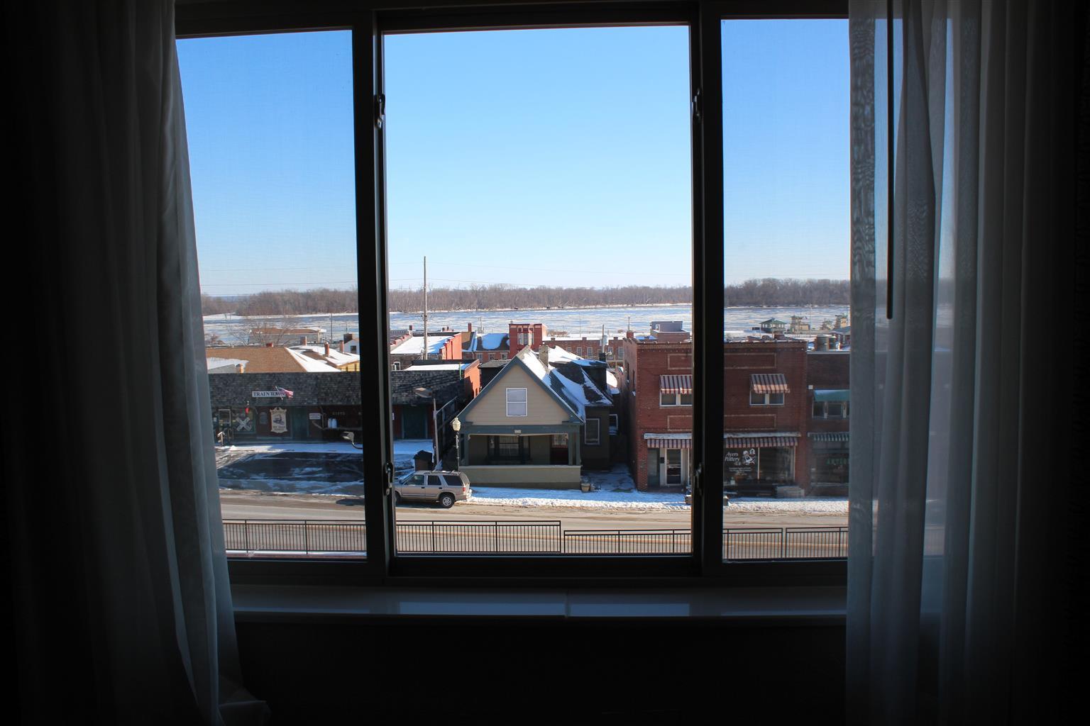 Best Western On The River Ханибал Екстериор снимка